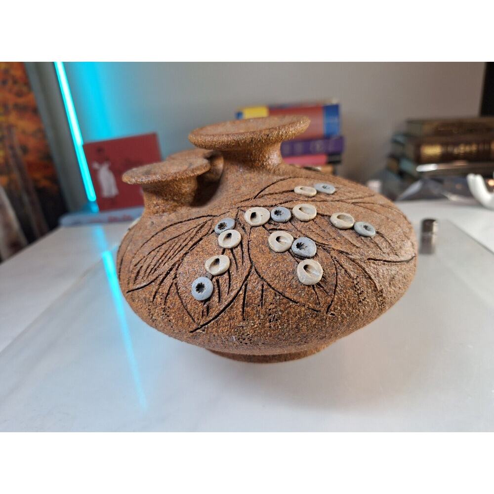 Carma Sand Art pottery vase/oil Lamp Tri Flower Signed Studio Hand crafted 1982?